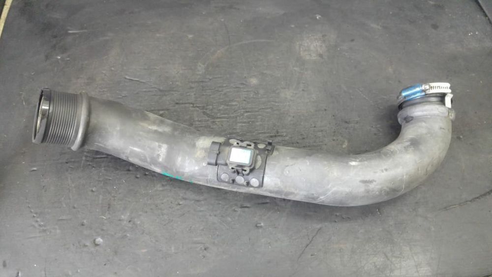 tubulatura intercooler cu senzor 1.9 d volvo v40  s40 f9q  30896686