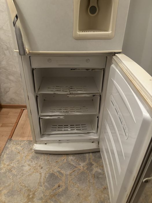 Продам холодиьник LG