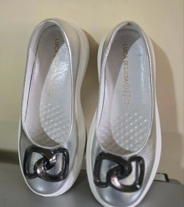 Pantofi din piele “Luca di Gioia “