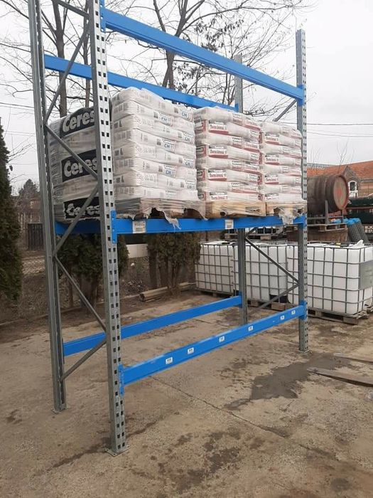 Vând rafturi metalice profesionale reglabile