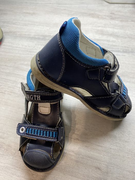 Продаю сандали для мальчика