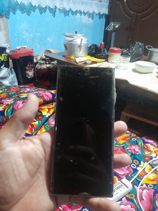 Galaxy s 22 ultra sotiladi.