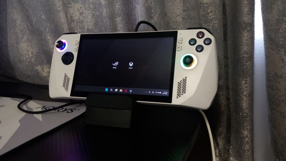 Vand/Schimb Rog Ally Z1 EXTREME + Dock  + Accesorii