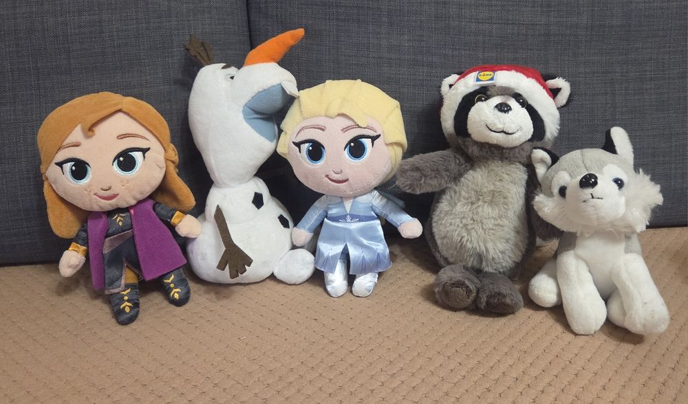 Lot plusuri / jucatii si set Frozen