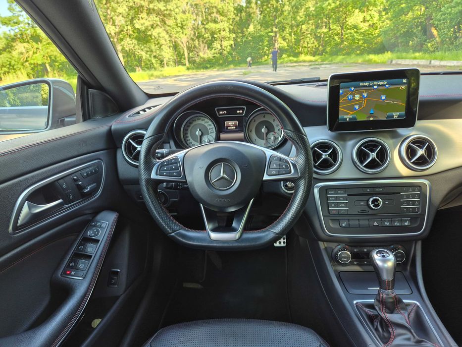 Mercedes CLA 200, Pachet AMG interior/exterior