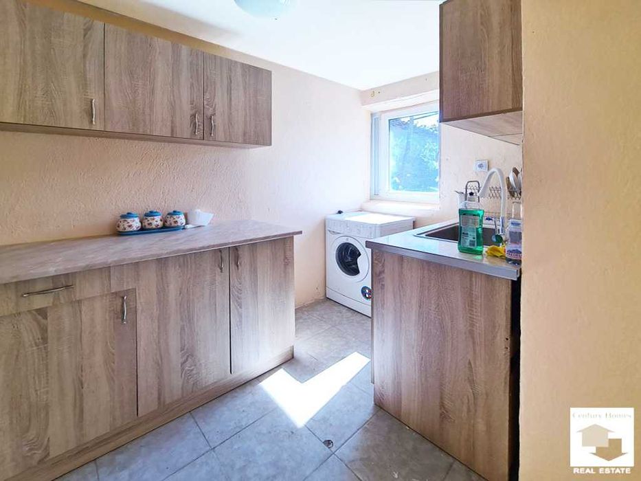 160029 Къща с допълнителни постройки и гараж в град Сухиндол