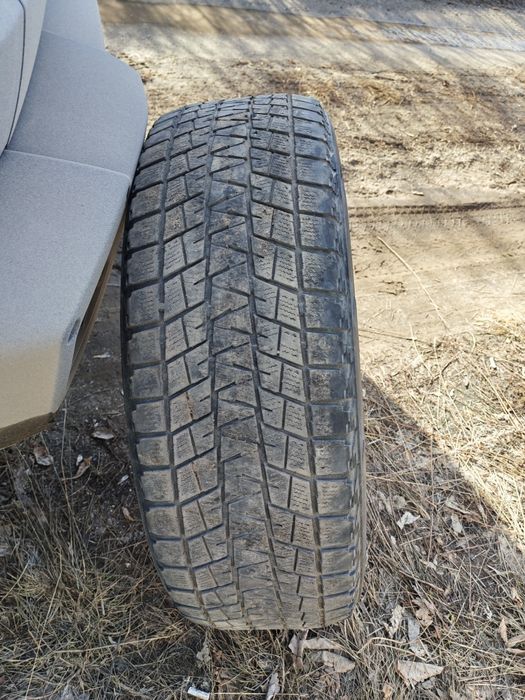 Продам резину. 235/65R18