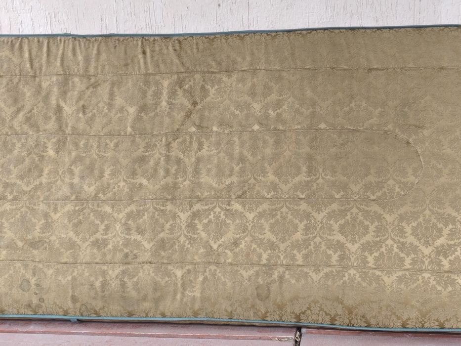 Продам Матрасы 2  шт