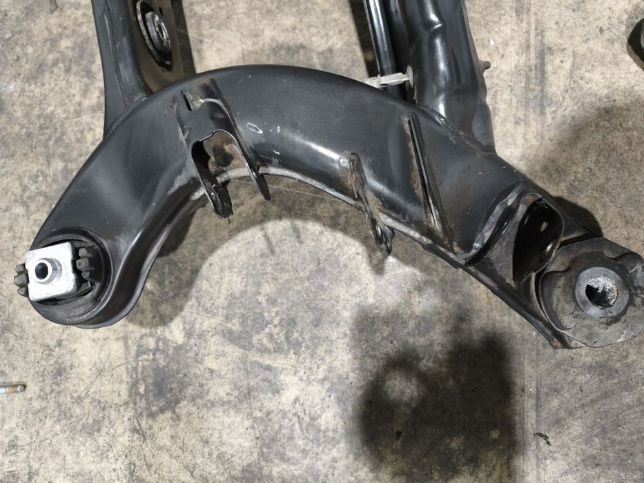 Заден мост За Мерцедес W204. W212