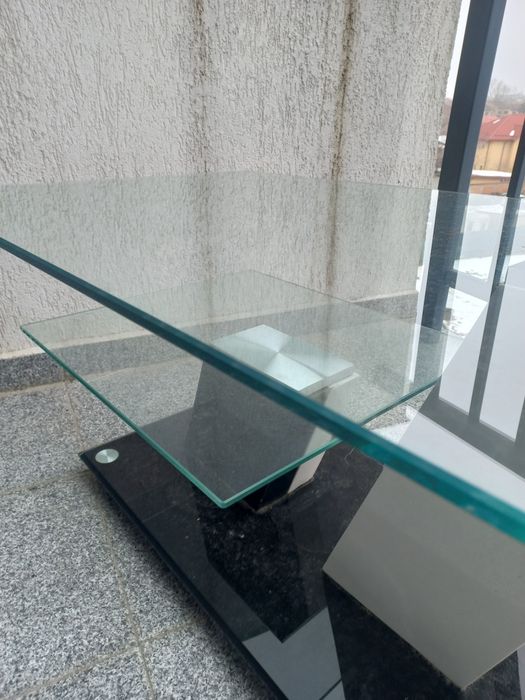 Masa de sticla .
