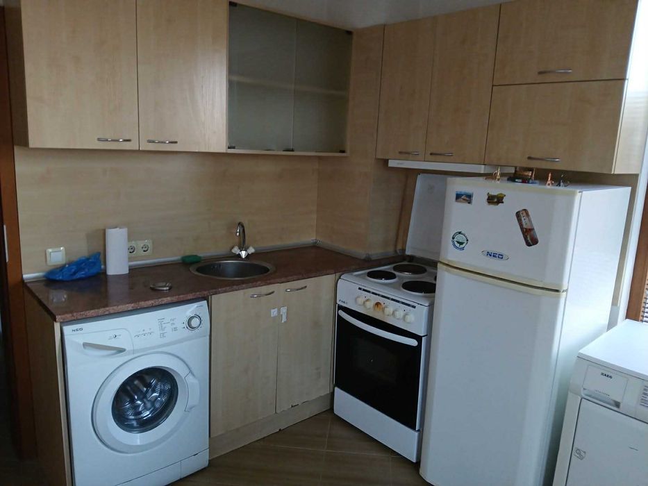 Двустаен ап. под наем в кв. Левски Г, с вкл. паркомясто в цената