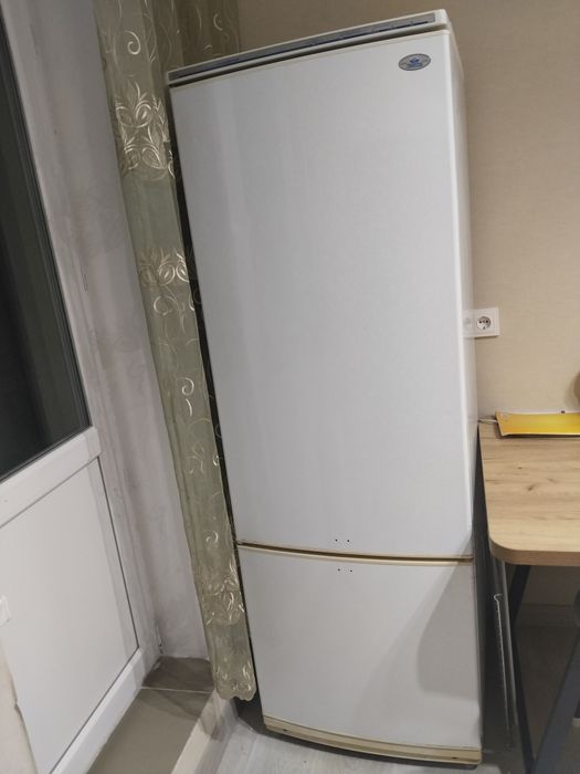 Продам холодильник