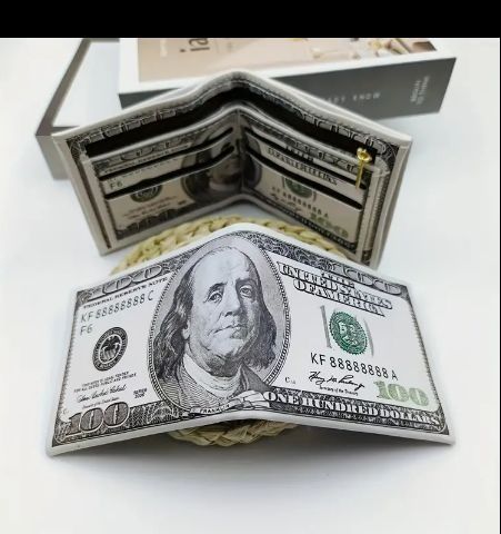 Стилен винтидж портфейл.