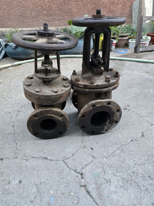 Продаю задвижки советские