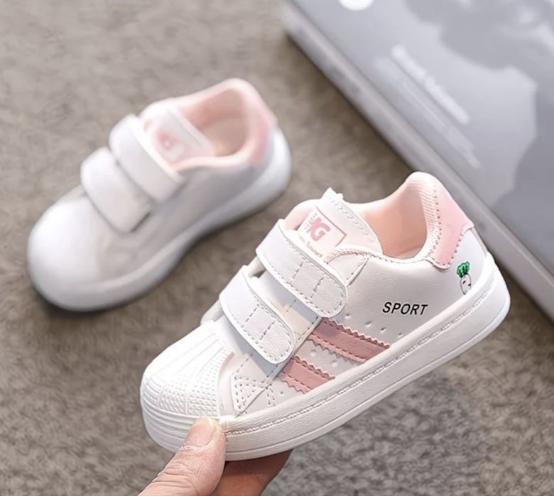 Детские кроссовки