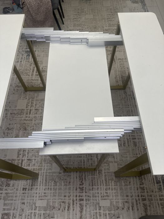 Стол раздвижной белый