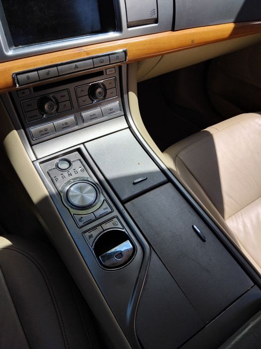 Vând Jaguar XF, an 2010,