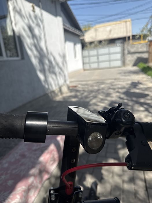 Продам электросамокат Xiaomi