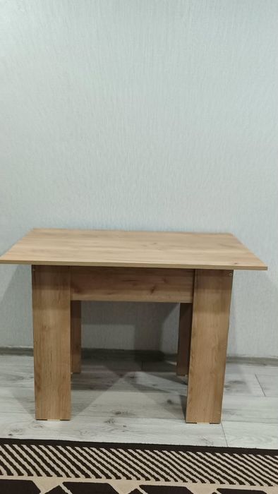 Продам кухонный стол