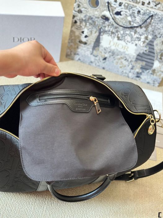 Пътна чанта на Диор