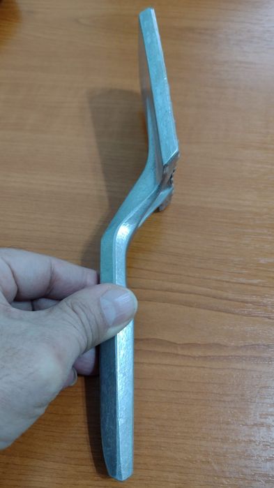 Articole menaj: Presă multifuncțională 4 in 1 /  Bătător șnițele