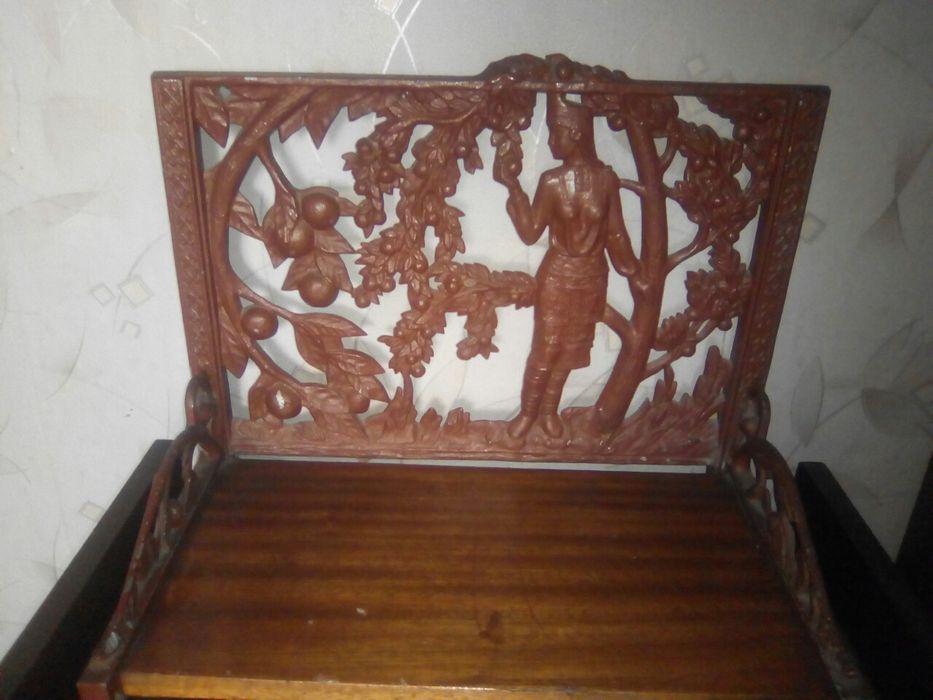 Старинная полка из металла