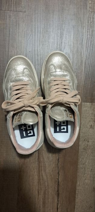 Gio +- оригинални италиански сникърси
