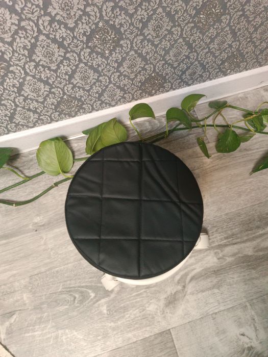 Продаю детские стульчики