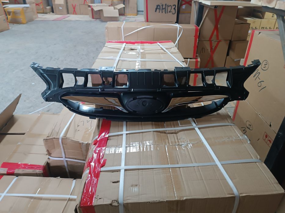 Продаю решетка радиатора Хундай Акцент/Hyundai Accent 10/14