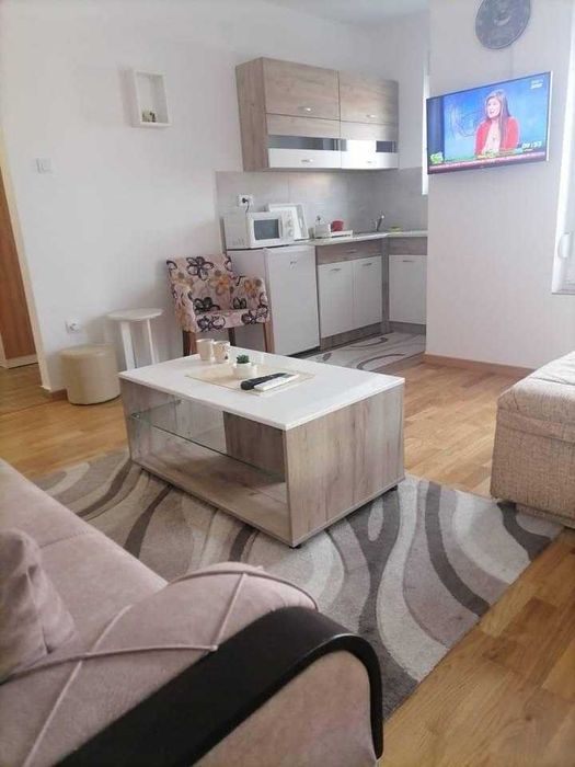 Дава се под наем Двустаен апартамент в с. Тракия, Област Стара Загора - 50 кв.м за 239.7 € - Снимка #1