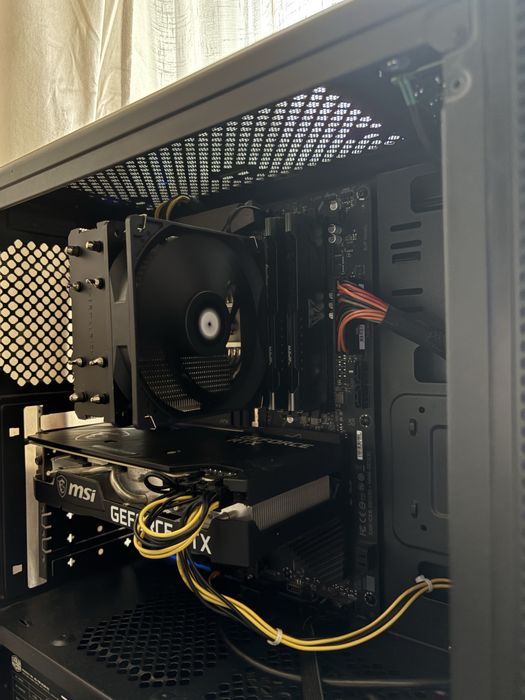 Desktop PC Gaming Ryzen 5 5600 B550 AORUS 32GB RAM 1TB SSD RTX 3070