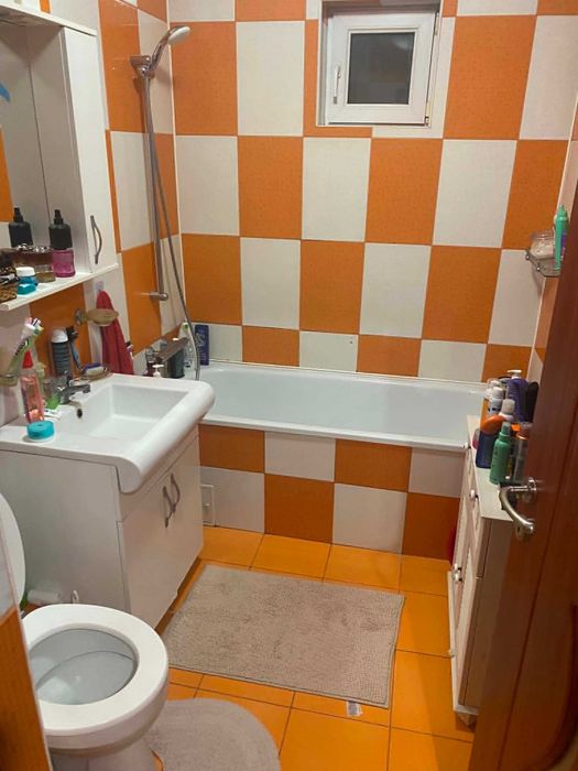 Apartament 3 camere de vanzare
