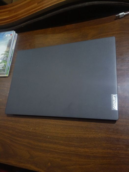 Notebook Lenovo a'lo xolatda