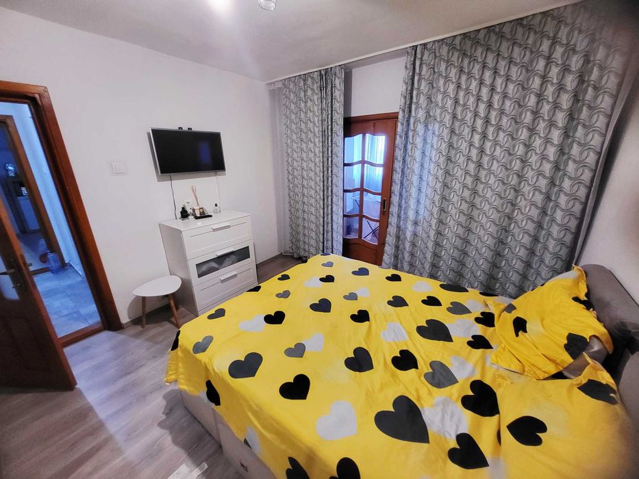 ***PROPRIETAR*Apart. 2 camere*Decomandat*60 Mp*Et. 5 / 10*Constr. 1985*Sud*Bdl. Bucuresti***