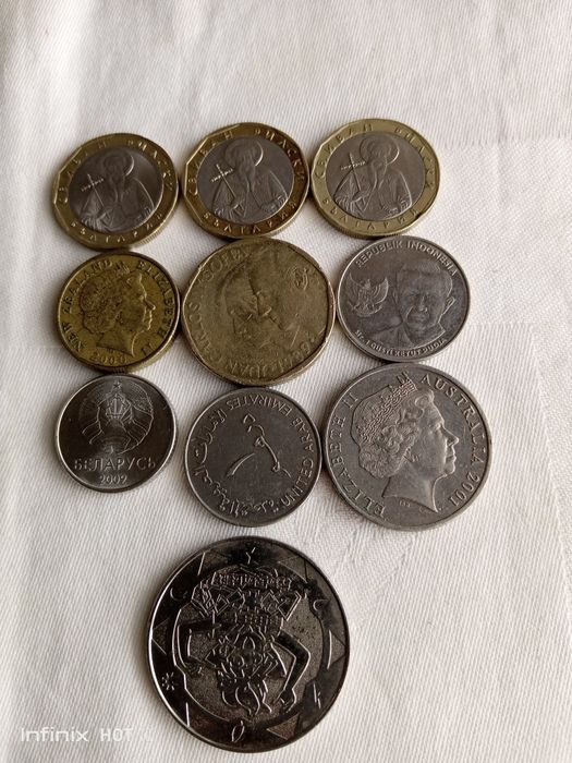 Монеты разных стран.