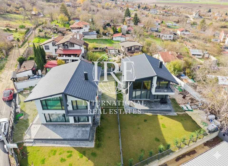 Продава се Къща в с. Кранево, Област Добрич - 300 кв.м за 816 €/кв.м - Снимка #1