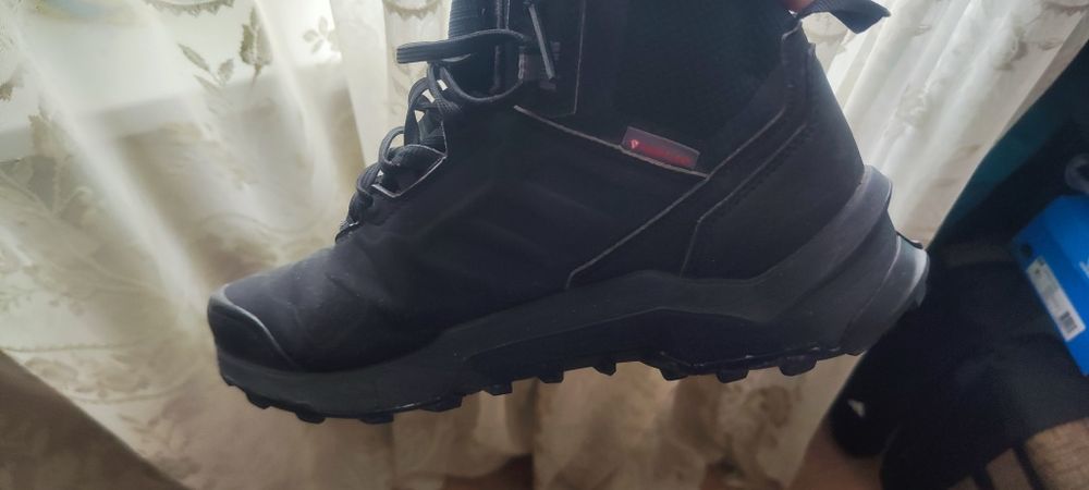 Зимние ботинки adidas