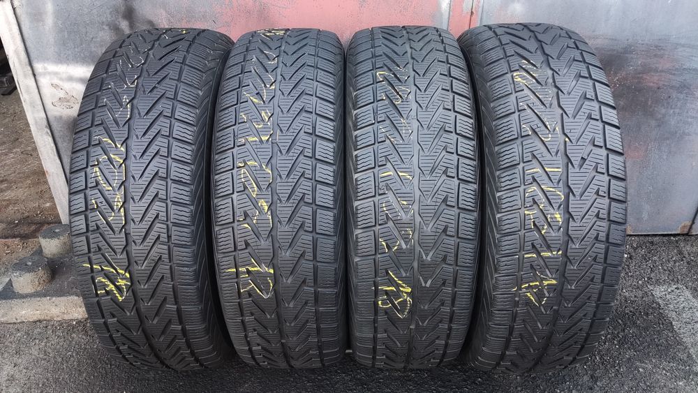 4бр. зимни гуми 235/65/18 Vredestein, XL подсилени
dot21
6.8mm. грайфе