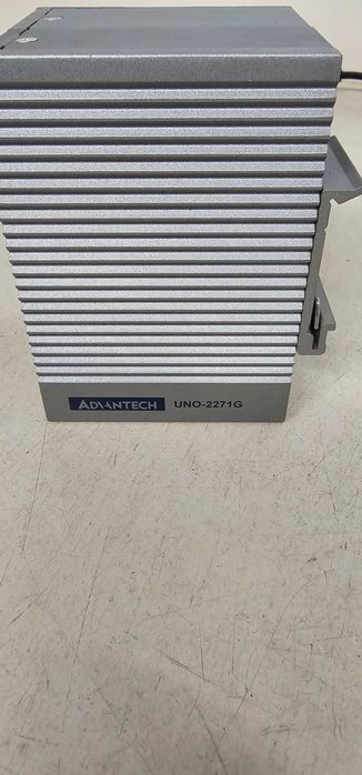 Calculator industrial advantech uno 2271g
