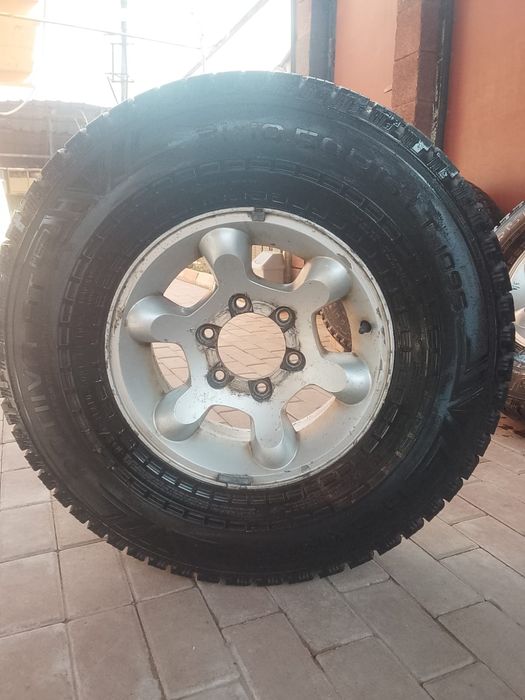 Продам багажник и колеса