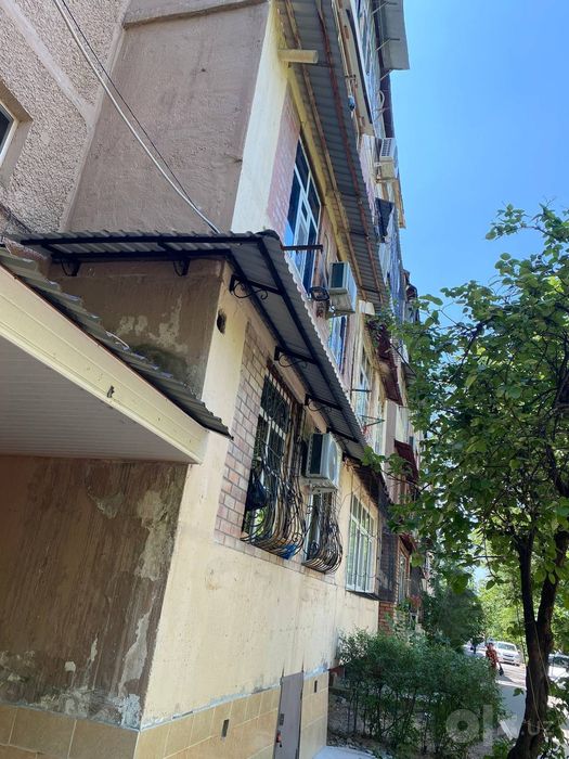 Установка козырьков над  окнами быстро и качественно.