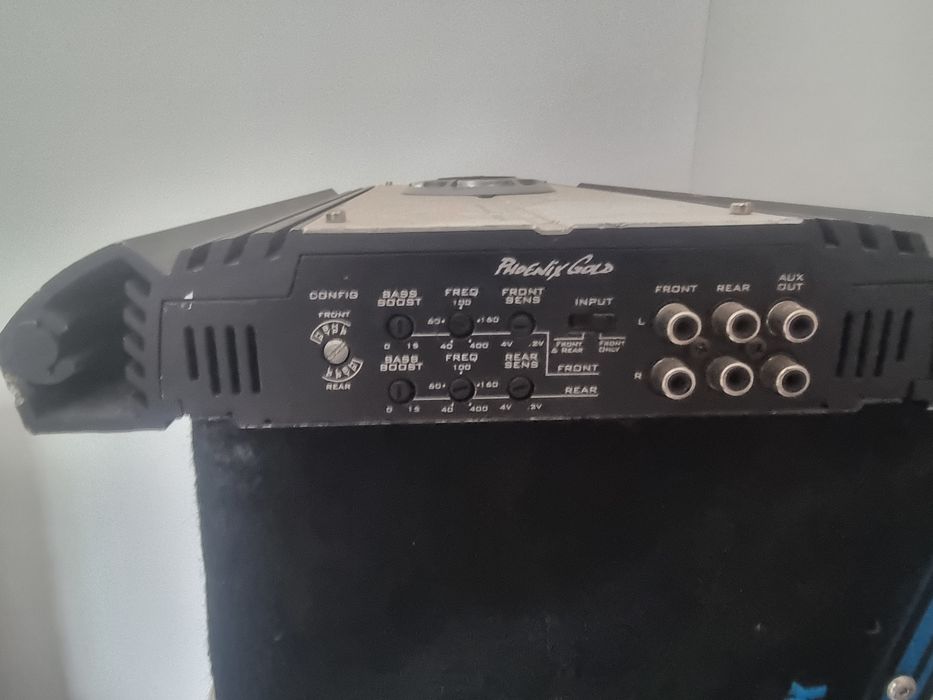 Stație +subwoofer auto