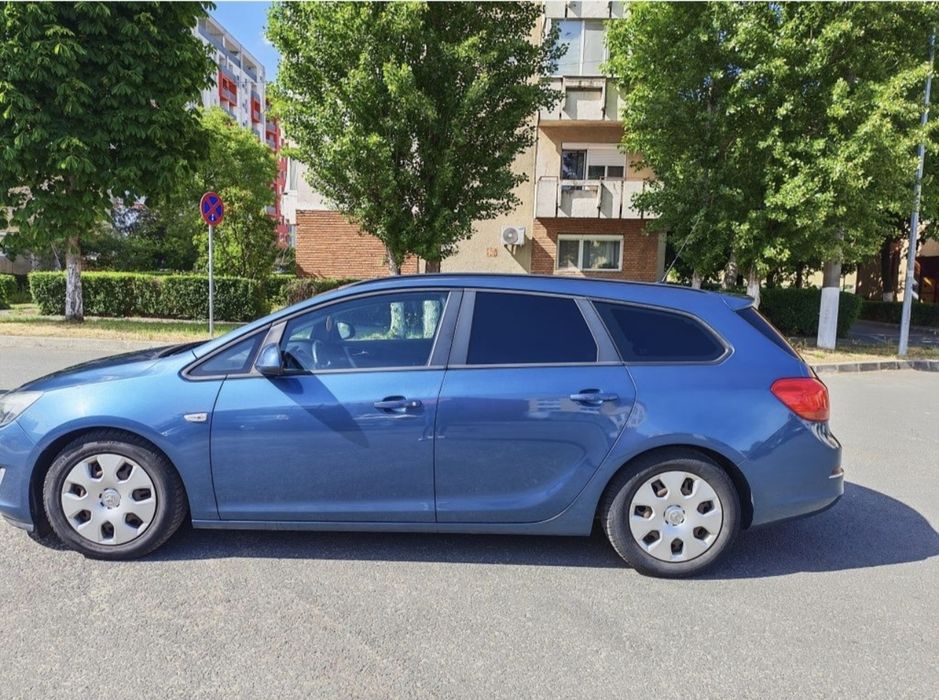 Opel Astra J 2013 Benzina