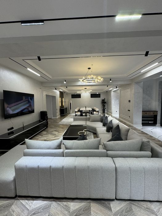 Дача сотилали 5 сотих, 7хона, 1хол, кухня летний и Зимний