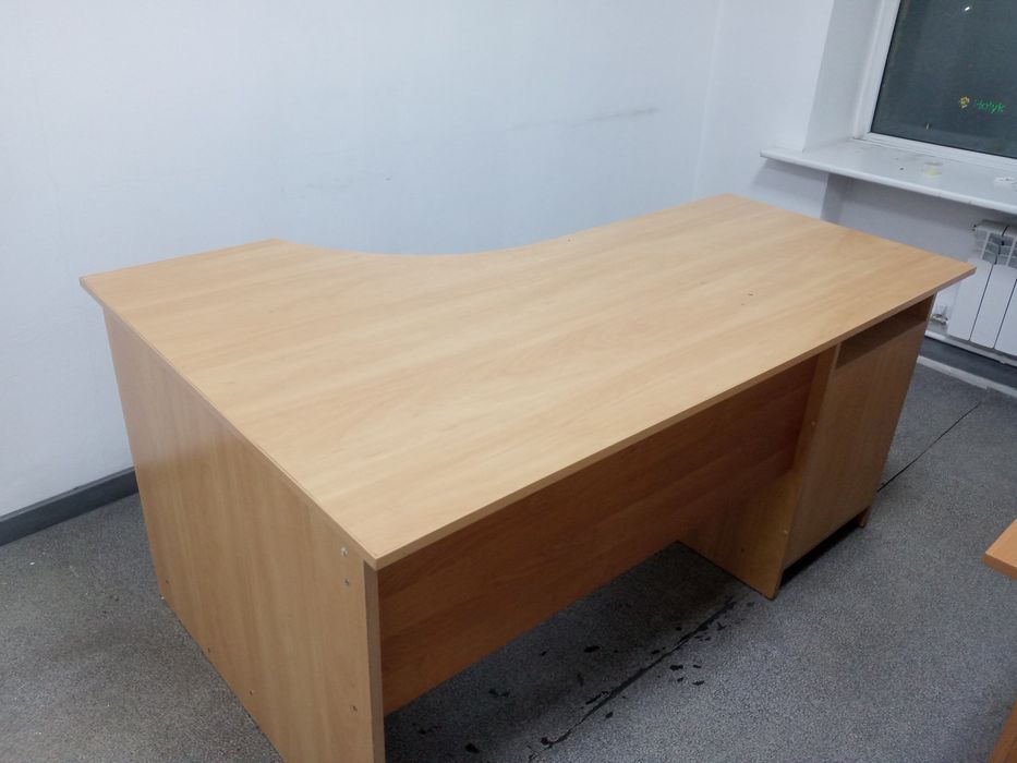 Офисный стол бесплатно