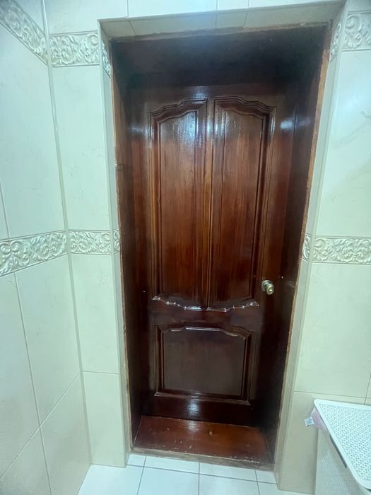 Продам меж комнатные двери