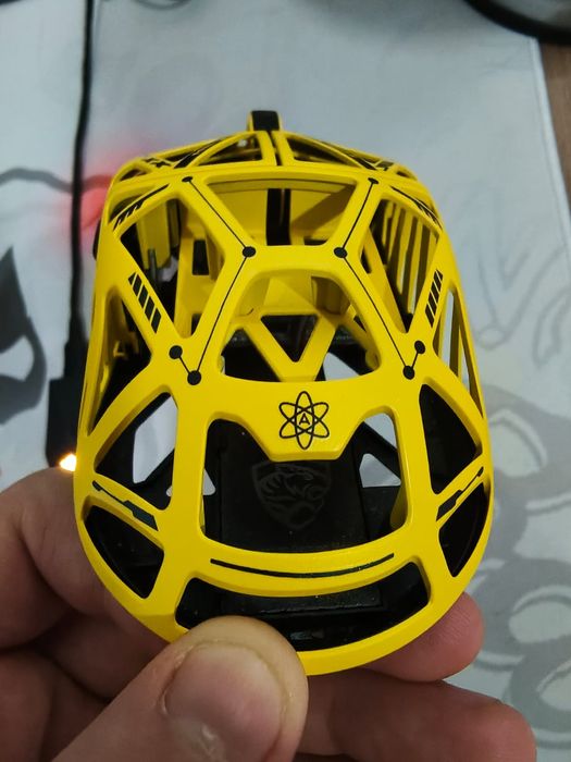 Продам и мышь Wlmouse beast X Max