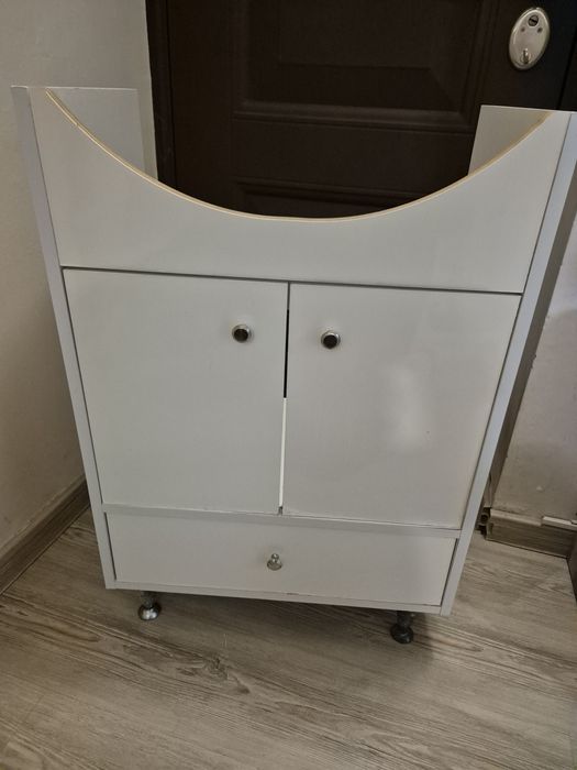 Se vinde baza lavoar Baie!!