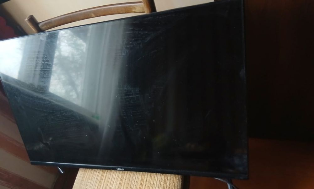 Продам смарт телевизор Haier