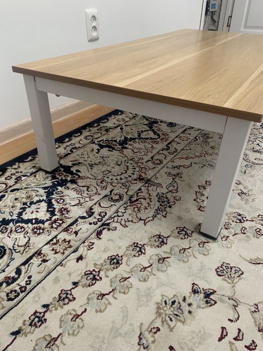 Стол журнальный.